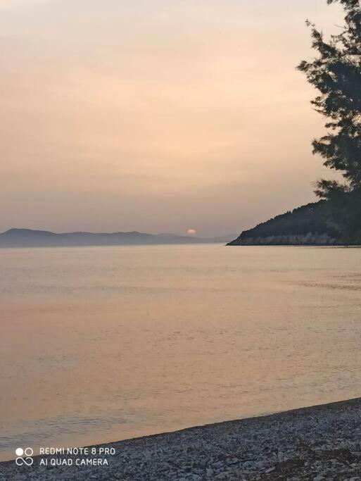 Zephyr Guest House Lefokastro Luaran gambar
